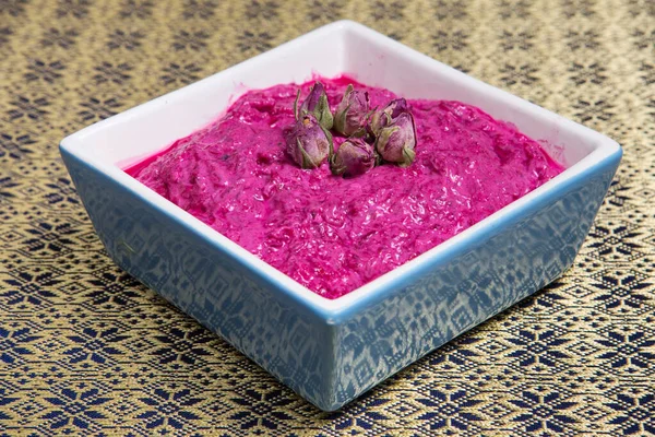 Traditionell Iransk Persisk Mat Yoghurt Med Betor Ottomansk Mat — Stockfoto