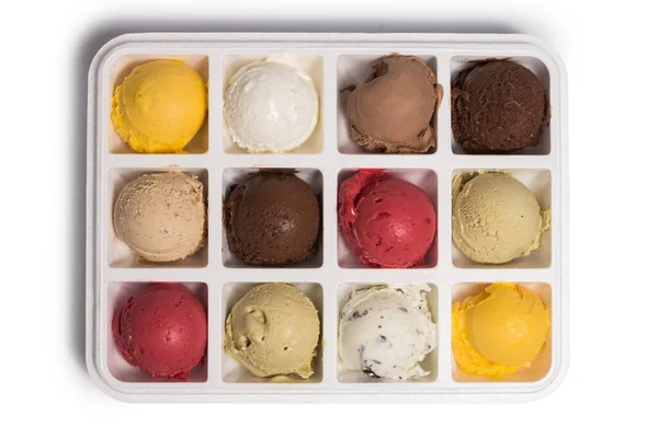 Яйца Мороженое Коробке Изолированы Белом Фоне — стоковое фото