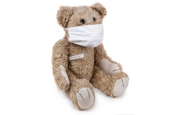 Teddybeer Zit Ziek Met Een Coronavirus Een Medisch Masker Thermometer — Stockfoto