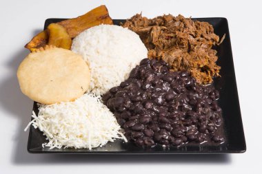 Geleneksel Venezuela yemeği Pabellon Criollo