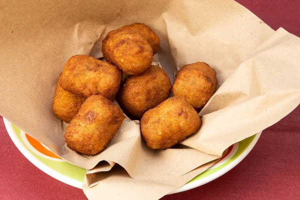 Bramborové Krokety Krokety Papírovém Povrchu Fast Food — Stock fotografie