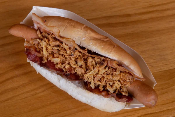 Cachorro Quente Com Picles Cebola Frita Molho Mostarda — Fotografia de Stock