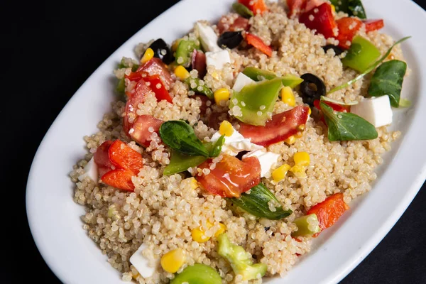 Salade Fraîche Avec Couscous Légumes Meilleur Aliment Nutritif Pour Maigrir — Photo