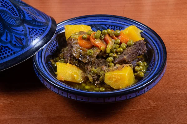 Tajine Tradicional Marroquí Ternera Con Zanahorias Guisantes Fotos De Stock Sin Royalties Gratis
