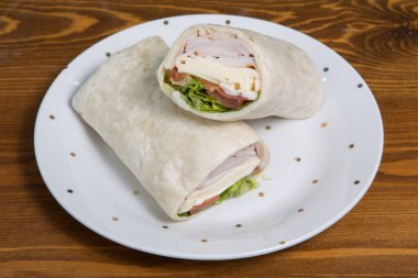 Jambon, peynir ve sebzeyle doldurulmuş Helthy ambalajı