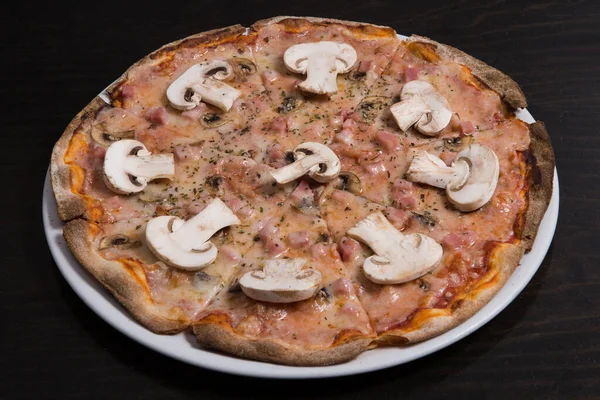Pizza Italiana Tradicional Com Cogumelos Bacon Vista Superior Refeição Mussarela — Fotografia de Stock