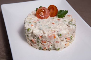 Rus salatası Ensaladilla rusa İspanyolca tipik yemek