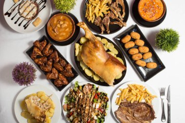 İspanya, Segovia 'daki İspanyol barından yemekler.