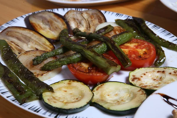 Grilled Vegetable Skewers Plate Onion Parsley — Stock Photo, Image