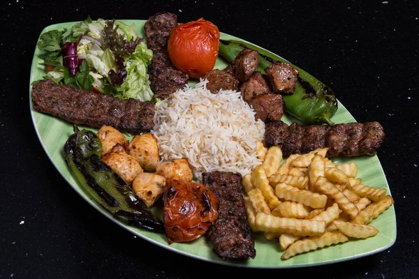 Speciální Slavné Krůtí Grilování Karisik Izgara Kebab Čerstvé Maso Kuře — Stock fotografie