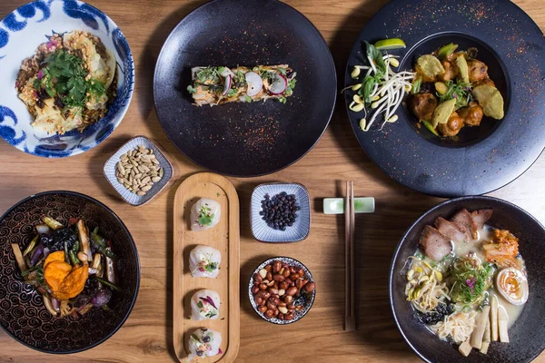 Ensemble Nourriture Japonaise Sur Une Table Bois Vue Dessus — Photo