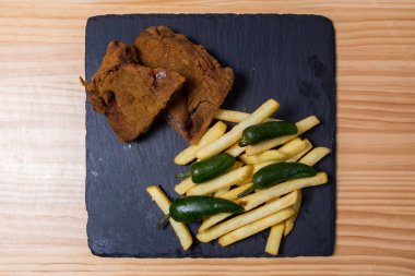 İspanya 'nın Asturias bölgesinden tipik bir et yemeği.