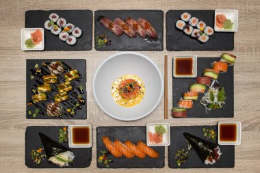 Japon yemeklerini kapatın. Shabu maki sushi..