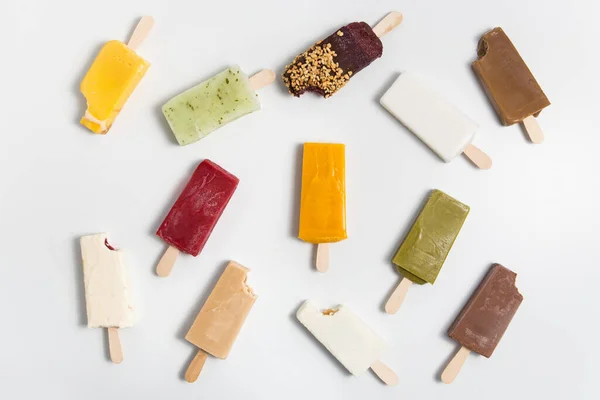 Popsicles Coleção Gelados Sortidos Sorvete Gelado Gelado Verão Isolado Fundo — Fotografia de Stock