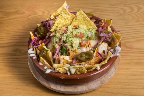 Assiette Nachos Isolée Sur Une Table Bois — Photo