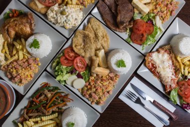 Biftek ve sebze, tavuk fileto, balık ve yumurta, pilav, salata ve çorbanın karışımı.