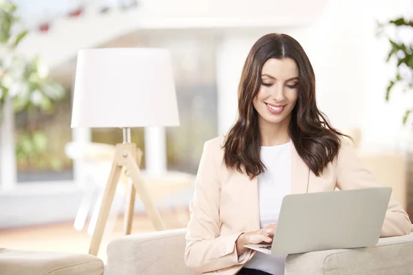 Working online from home — Stock Photo, Image