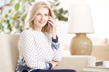 kadın kalmak bağlı 