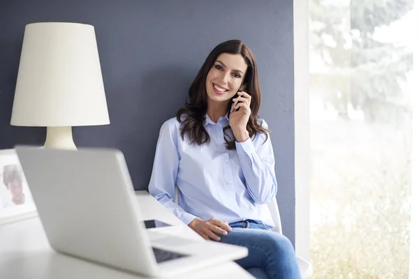 Young woman making call — Stock Photo, Image