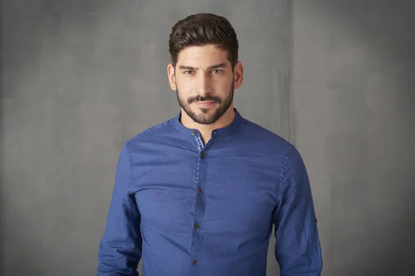 Confident young man portrait — Stock Photo, Image