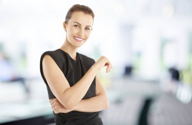 Kendine güvenen genç işkadını portre 