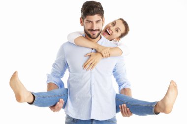 Genç çift eğleniyor.