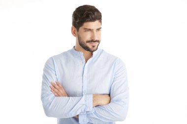 Kolları bağlı bir adam