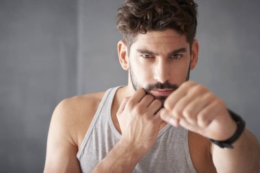 Genç boksör nakavt 