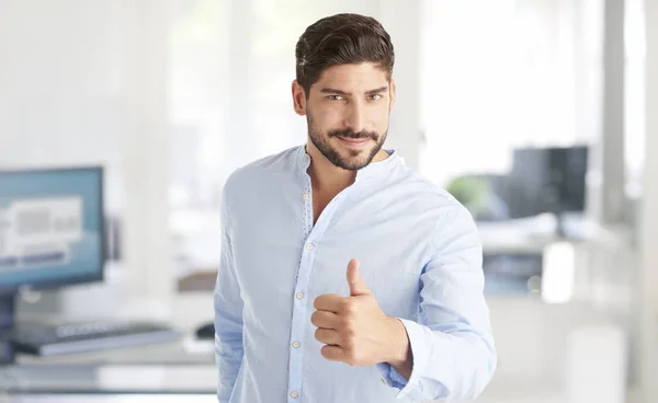 Businessman giving thumbs up — Stock Photo, Image