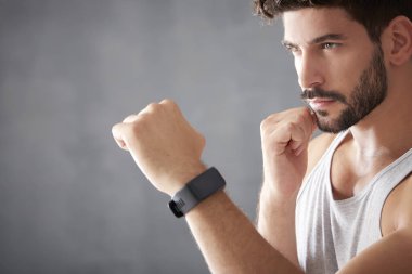 bir spor salonunda boks adam