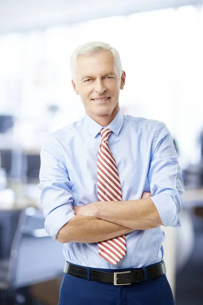Mature Financial Advisor Businessman Arms Crossed Office Looking Camera — Stock Photo, Image