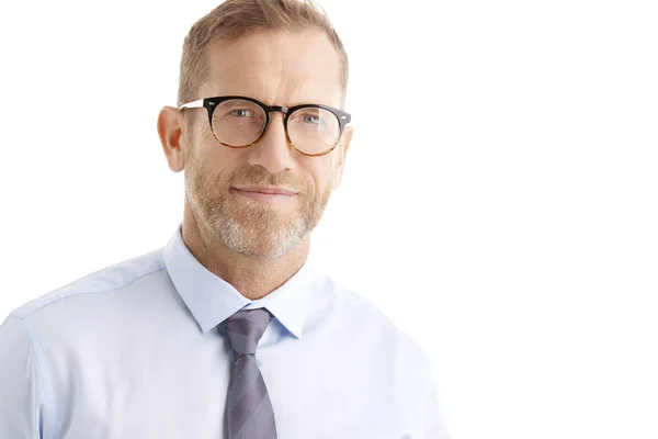 Close Retrato Homem Negócios Meia Idade Sorridente Vestindo Óculos Enquanto — Fotografia de Stock