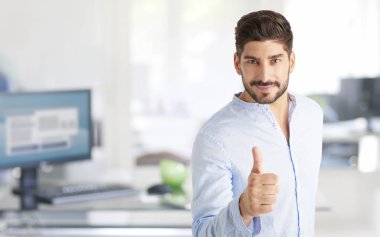 Atış vasıl belgili tanımlık yazıhane dururken Yaşasın vererek başarılı genç işadamı.