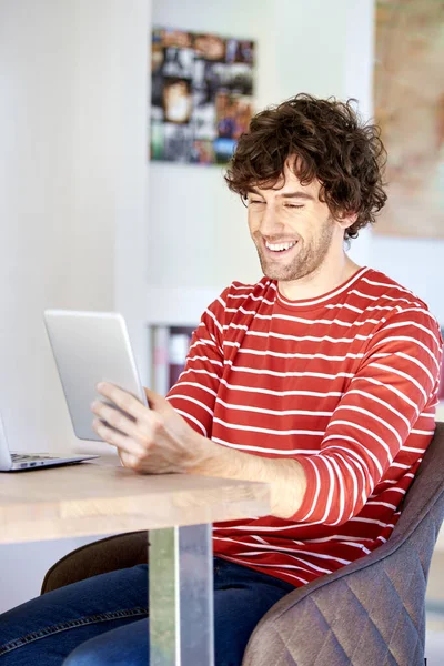 Shot Young Man Sitting Desk Using Digital Tablet While Working — Stok fotoğraf