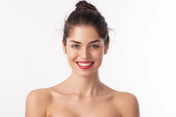 Primer Plano Hermosa Mujer Joven Con Una Sonrisa Dentada Con — Foto de Stock