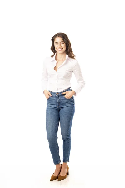 Full Length Shot Van Aantrekkelijke Jonge Vrouw Dragen Witte Shirt — Stockfoto