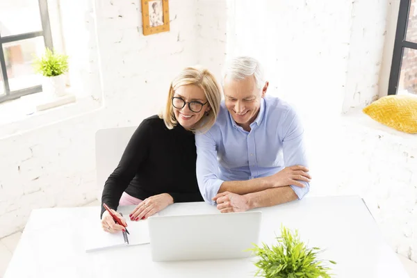 Mature Couple Doing Family Finances Home Senior Couple Discussing Home — Stock Photo, Image