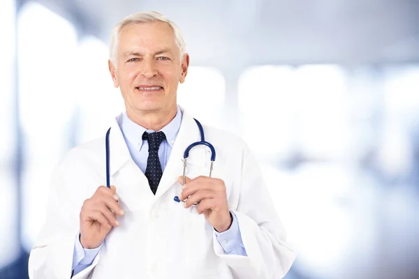 Portrait Shot Elderly Male Doctor Looking Camera Smiling While Standing — Stock Photo, Image