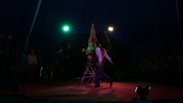 Glybokaya, ukraine-märz 27, 2016. circus dance show — Stockvideo