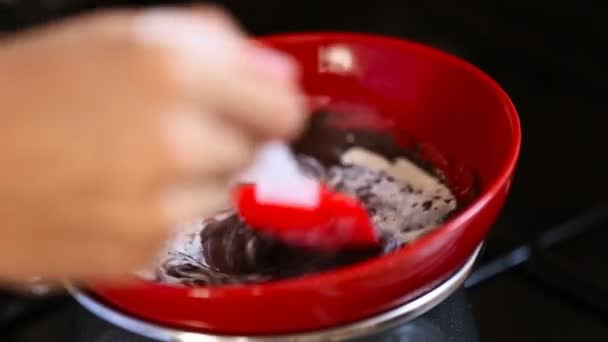 Preparación de pastel de chocolate — Vídeo de stock