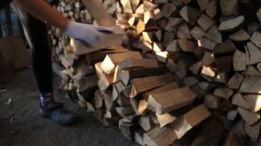 işçinin ahşap closeup koyar