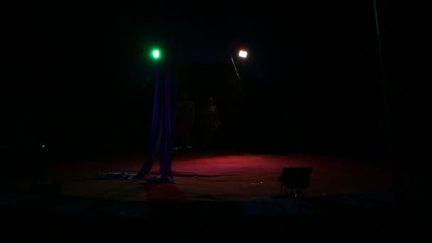 Glybokaya, ukraine-märz 27, 2016. circus akrobaten show — Stockvideo