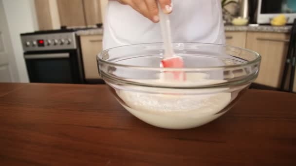 Chef mixing the dough for the cake — Stock Video