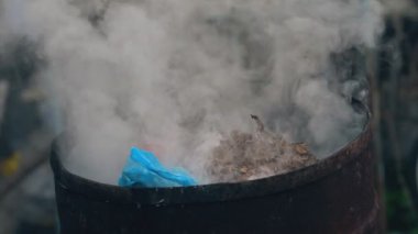 Çöp yakma varil