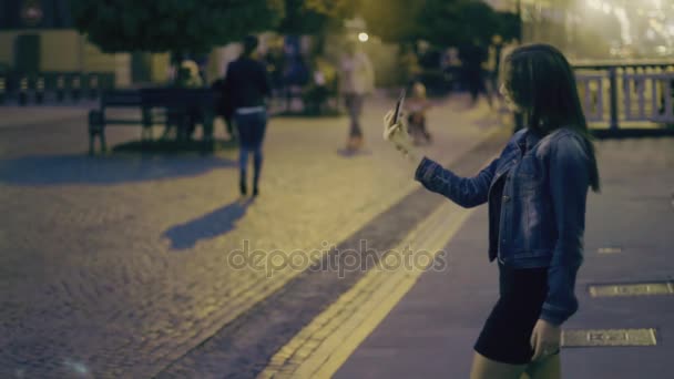 La ragazza fa selfie — Video Stock