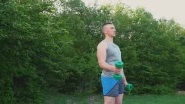 adam ile Halter egzersiz