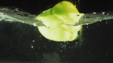 yeşil biber damla suya