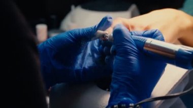 Manikür çivi hazırlanması