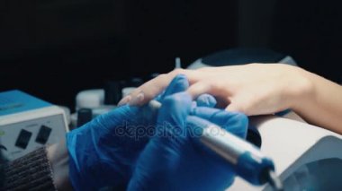 Manikür çivi hazırlanması
