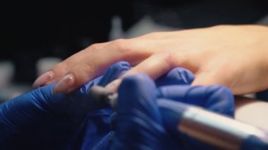 Manikür çivi hazırlanması